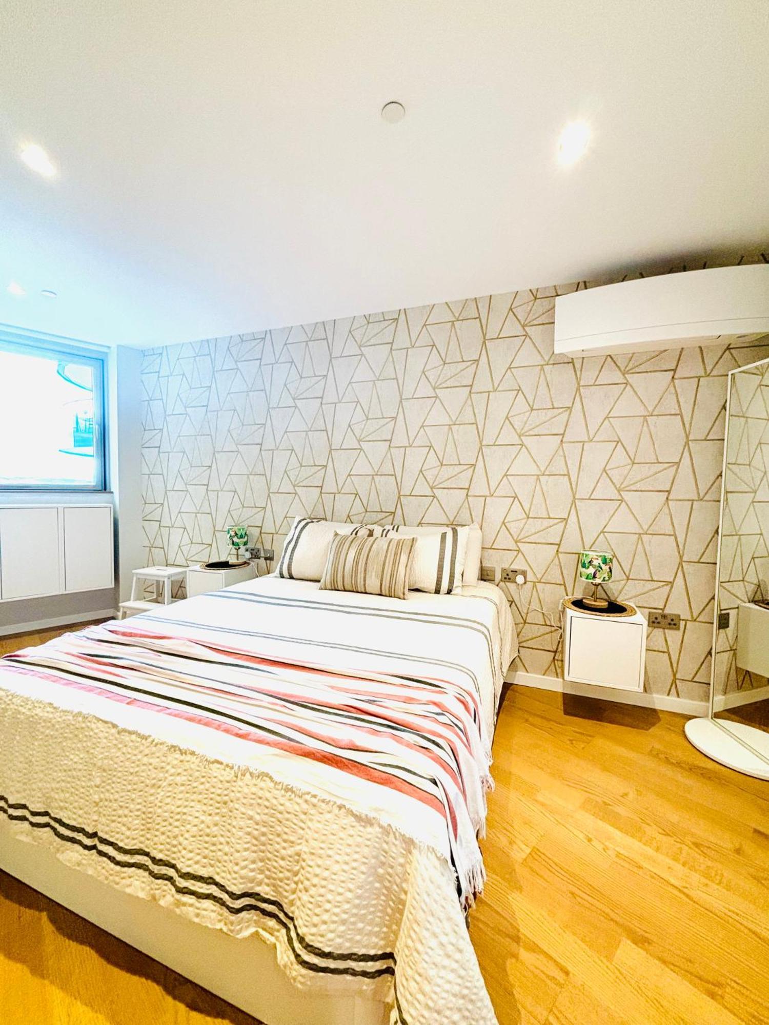 Ocean Village High Floor Luxury Modern Apartment Gibraltar Exterior photo